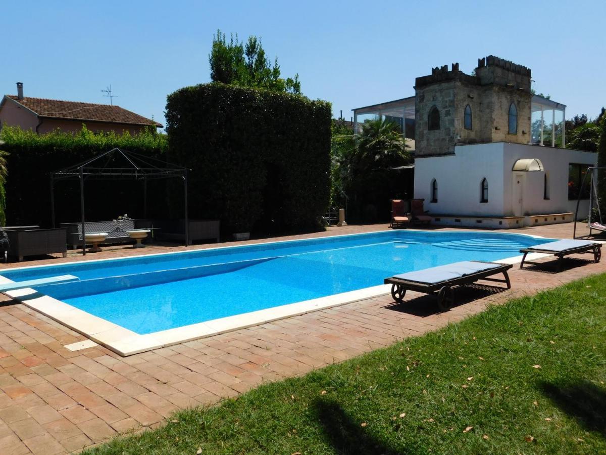 Appartamento Con Piscina Immersa Nel Verde 키쉬나 외부 사진